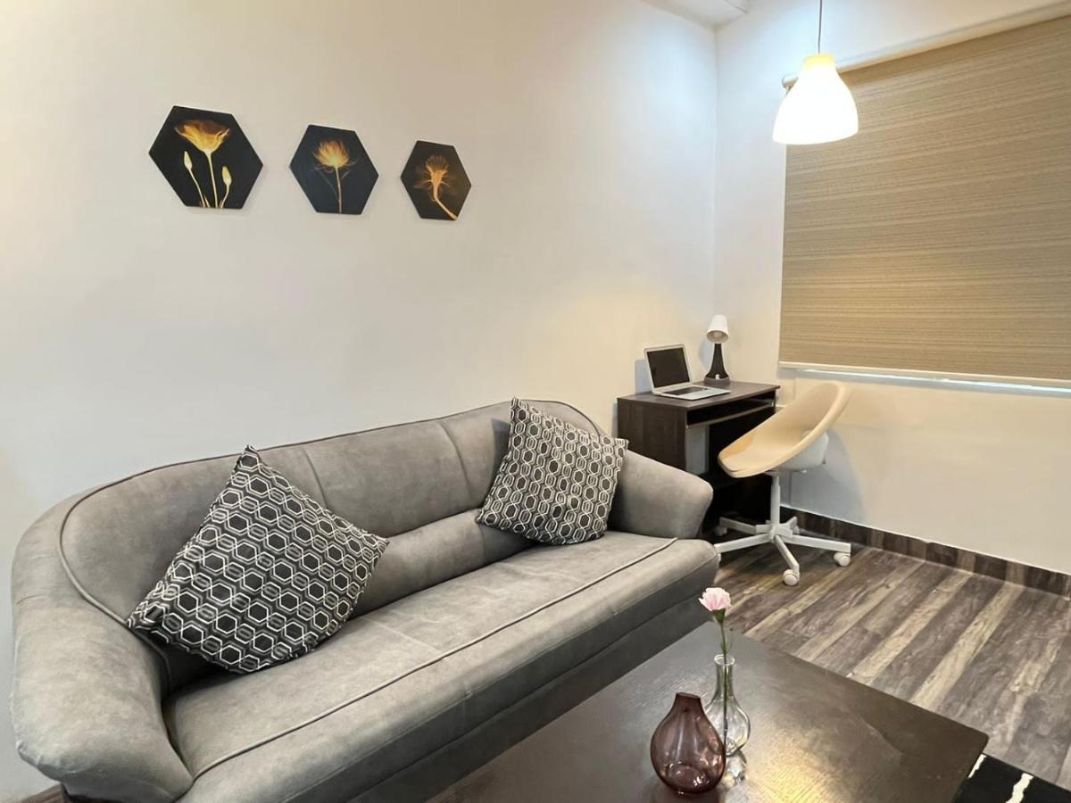 Bedchambers Serviced Apartments, ไฮเดอราบัด ภายนอก รูปภาพ