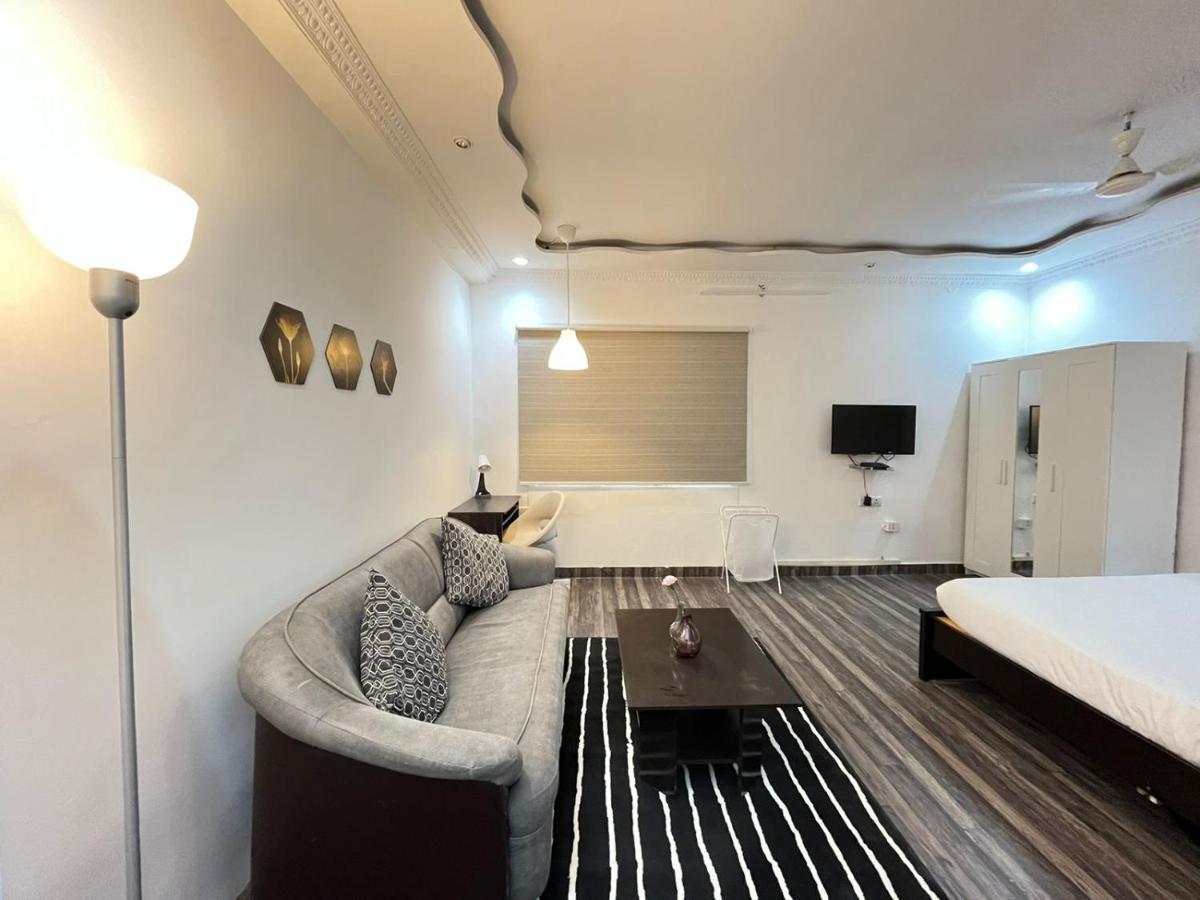 Bedchambers Serviced Apartments, ไฮเดอราบัด ภายนอก รูปภาพ