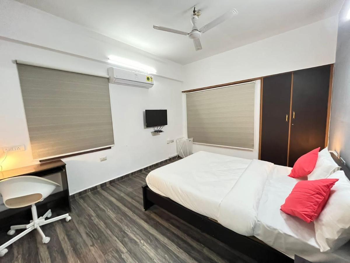 Bedchambers Serviced Apartments, ไฮเดอราบัด ภายนอก รูปภาพ